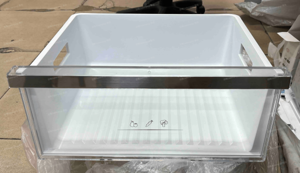 Crisper box